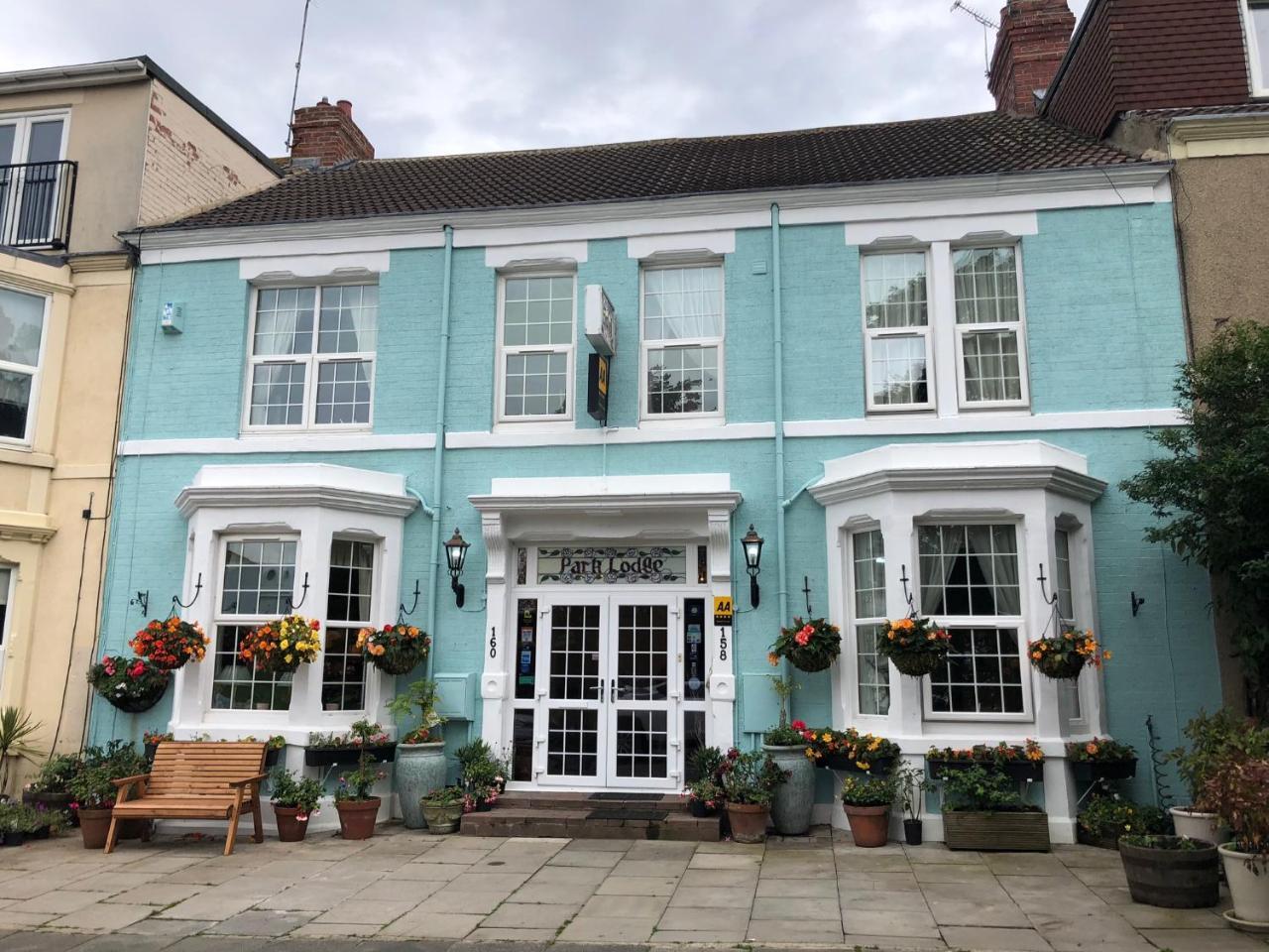 Park Lodge Guest House วิทลีย์เบย์ ภายนอก รูปภาพ